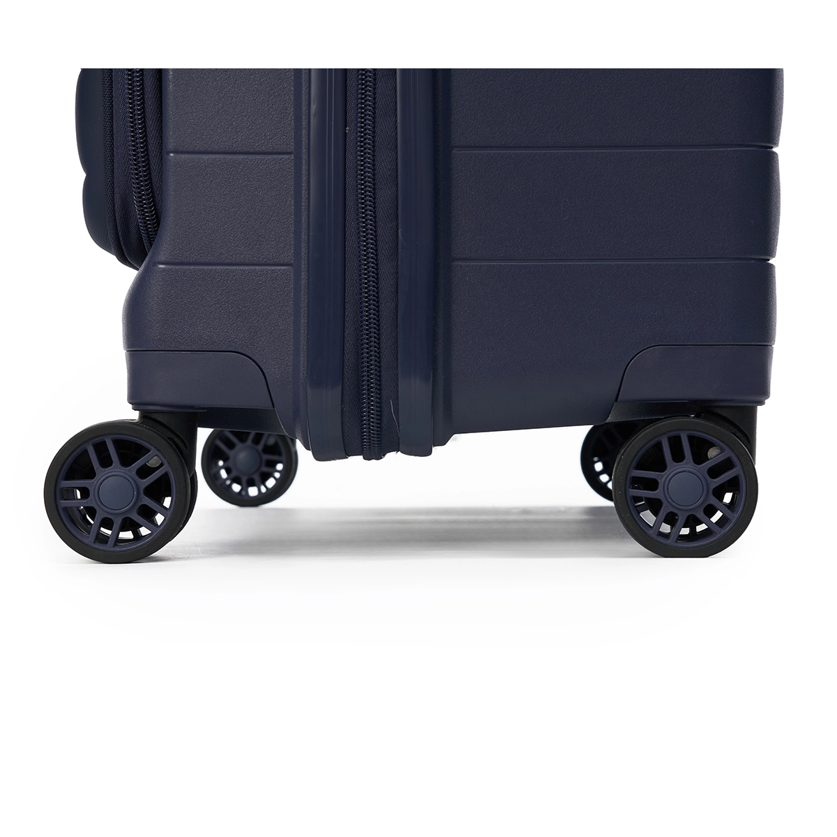 מזוודה קטנה מבד לעלייה למטוס 20" Marco Polo Quantum