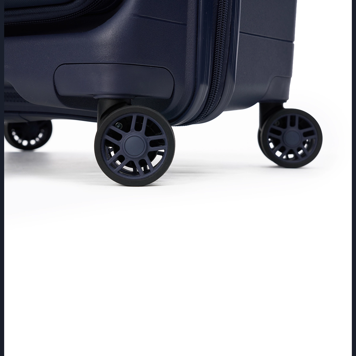 מזוודה קטנה מבד לעלייה למטוס 20" Marco Polo Quantum