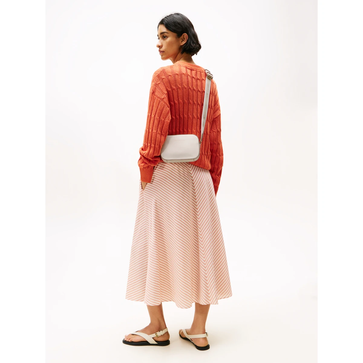 תיק צד קטן Tommy Hilfiger – AW0AW17450-Z00 – ivory-petal – 4