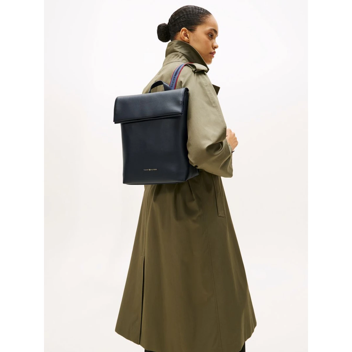 תיק גב בינוני Tommy Hilfiger