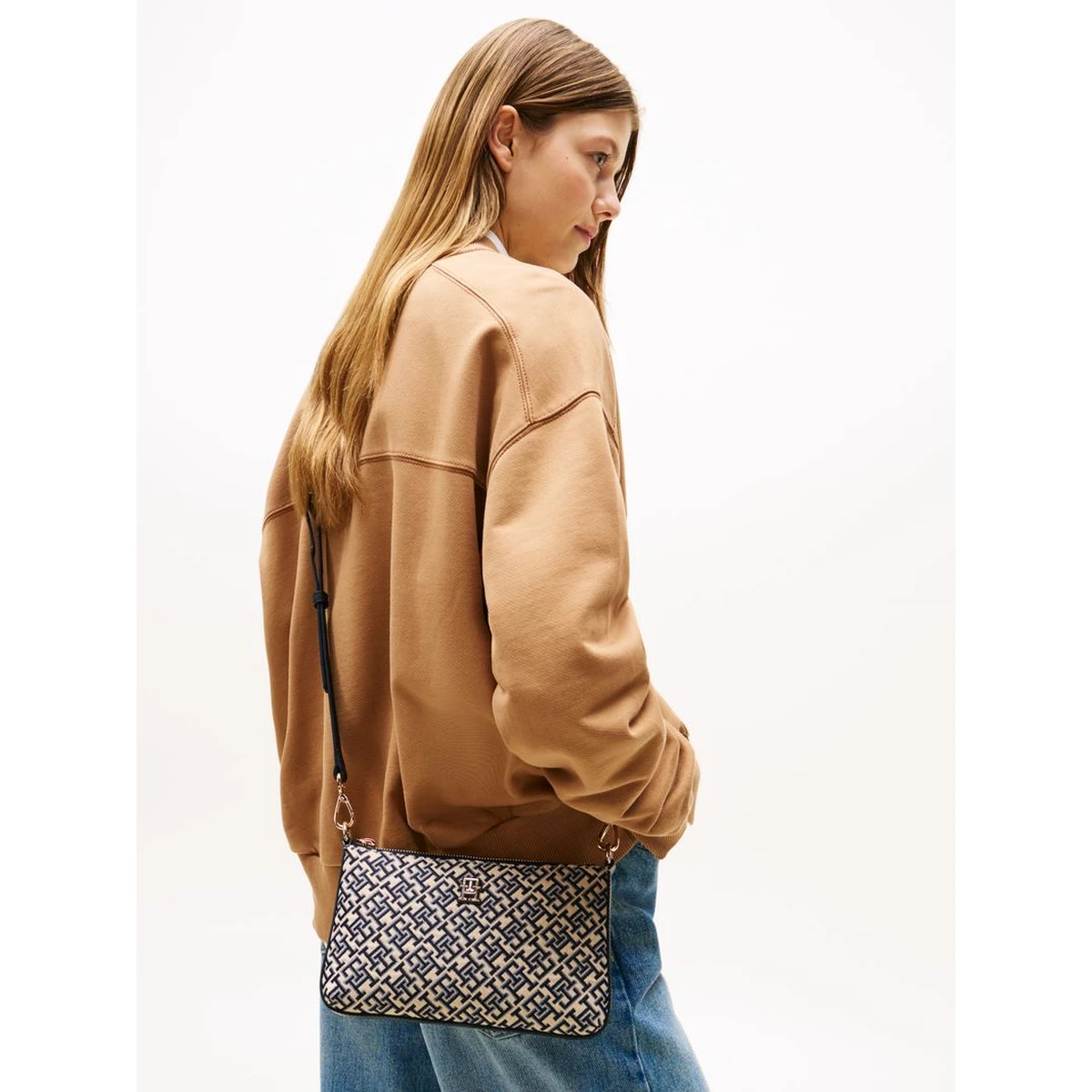 תיק צד בינוני Tommy Hilfiger – AW0AW17828-DW6 – space-blue – 3