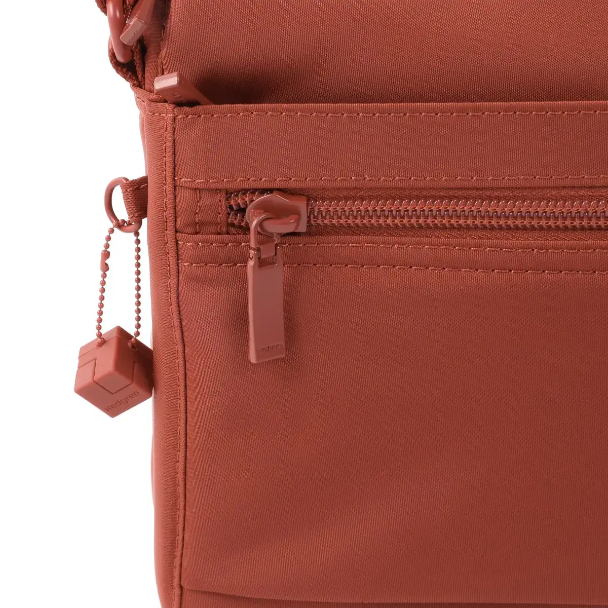 תיק צד בינוני Hedgren EYE M – HIC176M_906 – dahlia-red – 5